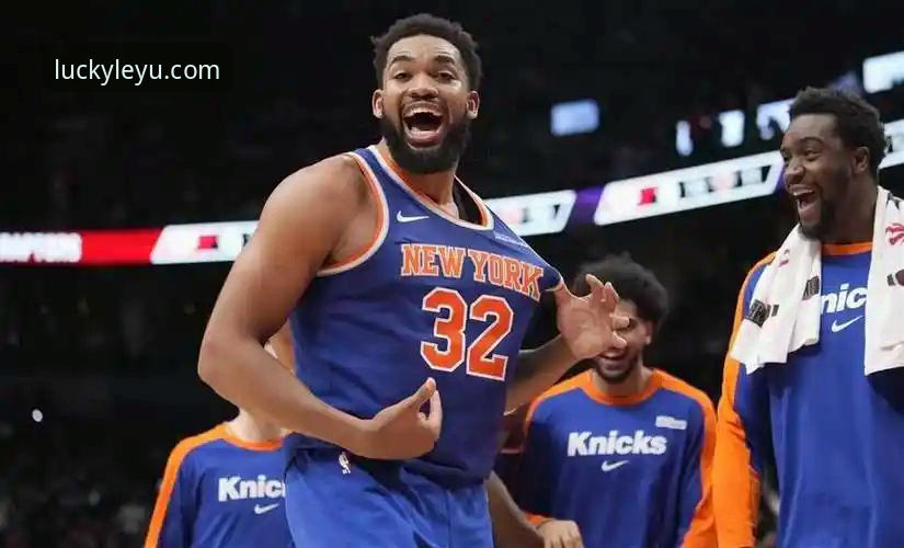 NBA季后赛观赛必备知识：尼克斯狂胜老鹰创纪录，乐鱼体育平台带你复盘经典之战
